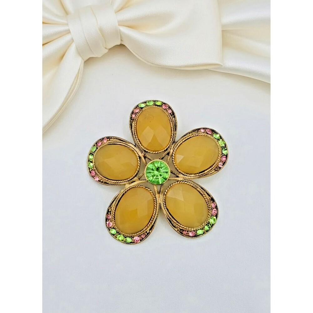 Retro Flower Brooch Pendant Vtg Beige Faceted Lucite Cabochon Rhinestone Pin